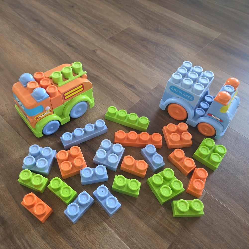 Roo Crew Build-A-Block Medz the Ambulance & Flamez the Fire Truck Toys R Us